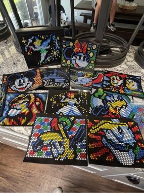 Disney Lite-Brite with‎ 12 templates